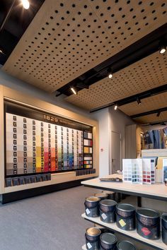 Paint Store Design Interior, Paint Shop Interior Design, Hardware Store Design Interiors, Hardware Shop Interior Design, Hardware Store Design, Shop Interior Design Retail, Design Center Showroom, Shoe Store Design, Paint Store