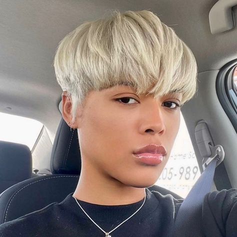 bomb platinum blonde mushroom cut Pastel Pixie Hair, Short Quick Weave Styles, Mushroom Cut, Mushroom Haircut, Platinum Bob, Short Quick Weave, Short Platinum Blonde Hair, Pastel Pixie, Biker Women