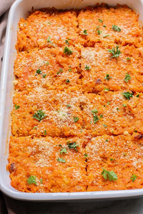 This is the best carrot casserole recipe ever!! You can add diced broccoli and cauliflower in it too if you like. Great vegetable side dish. Carrot Casserole Recipes Thanksgiving, Carrot Casserole Recipes, Carrot Recipes Side Dishes, Carrot Casserole, Carrot Zucchini Muffins, Broccoli And Cauliflower, Baked Dinner Recipes, Vegetable Side Dish, Baked Dinner