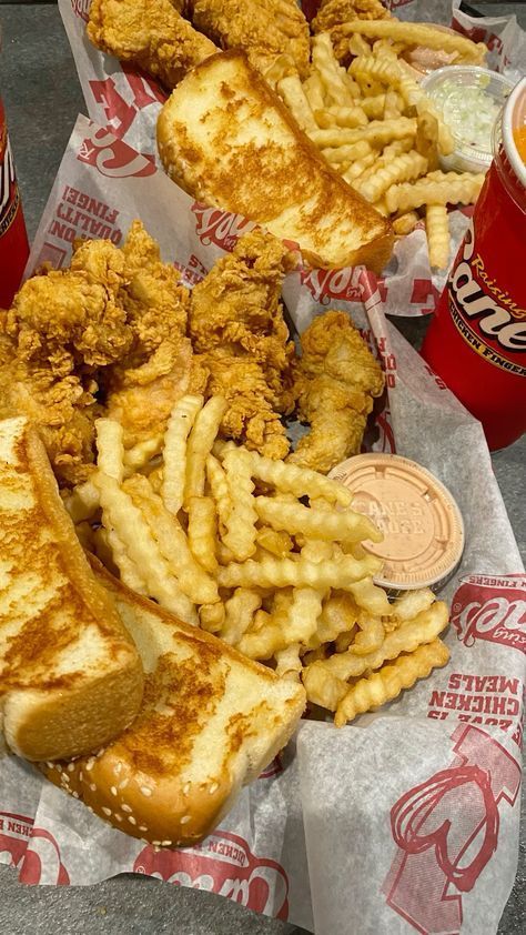 Yummy Fast Food, Raising Canes, Best Fast Food, American Foods, Usa Food, Soul Food Dinner, America Food, Food Fast, La Food