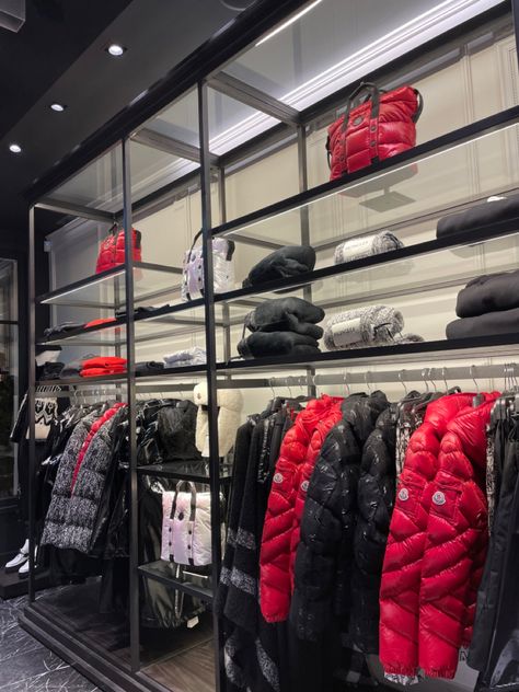 #moncler #monclerjacket #aesthetic #pinterest Moncler Aesthetic, Moncler Puffer, Hat Aesthetic, Luxury Lifestyle Fashion, Hello Kitty Accessories, 2000s Aesthetic, Mens Trendy Outfits, Moncler Jacket, Dream House Rooms