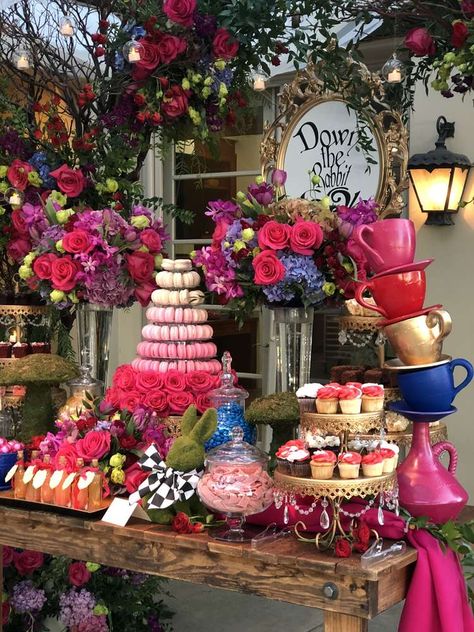 Birthday 17th Ideas, Wonderland Party Theme, Wonderland Sweet 16, Wonderland Wedding Theme, Alice In Wonderland Birthday Party, 15th Birthday Party Ideas, Wonderland Party Decorations, Alice In Wonderland Decorations, Wonderland Birthday Party