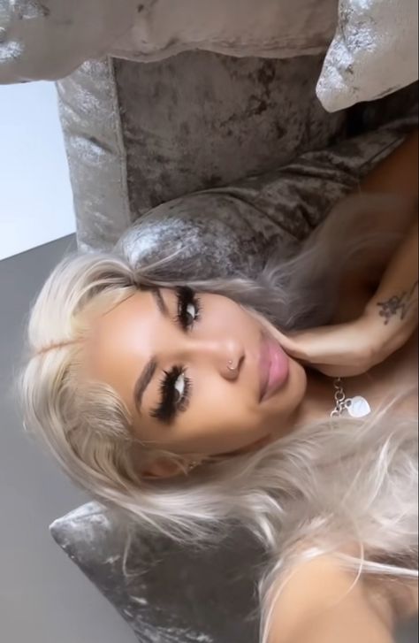 Trap Princess Aesthetic, Pretty Baddies Instagram, Baddie Inspo Pics, Black Baddies Aesthetic, Baddie Picture Ideas, Hood Baddie, Baddie Pfp Pink, Hair Websites, Finger Wave Hair