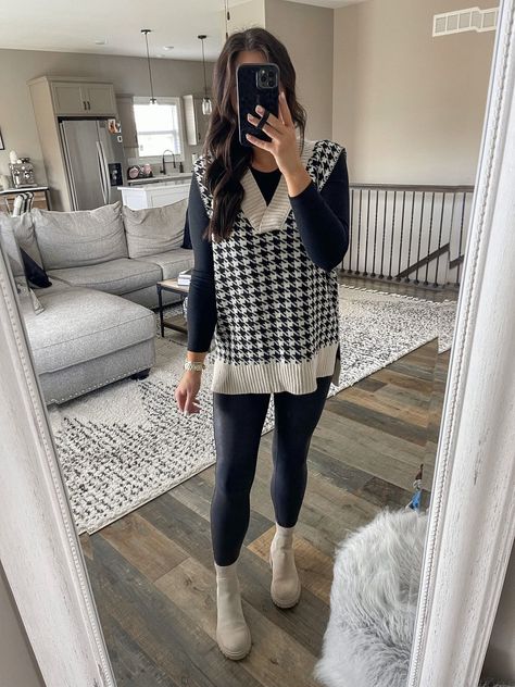 Fall Winter Work Outfits Business Casual, Casual Work Outfits Winter Leggings, School Business Casual Outfits, Fall Bank Teller Outfits, Sweater Vest Long Sleeve Outfit, Cute Winter Outfits For Teachers, Long Sleeve Teacher Outfit, Long Sleeve Work Outfit, Dressy Casual Winter Outfits