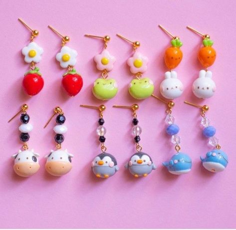 Clay Earrings Diy, Kawaii Polymer Clay, Going To The Movies, Clay Keychain, Diy Earrings Polymer Clay, Clay Diy Projects, Kawaii Jewelry, Polymer Clay Jewelry Diy, Cute Polymer Clay