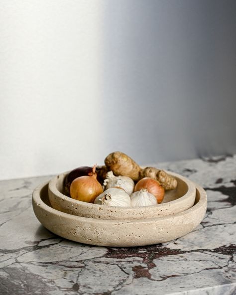 Use our handmade travertine 'Luna' bowls however you like it. As a fruit bowl, a catch-all, as a display for trinkets and little treasures... the opportunities are endless. This stylish all-rounder can display anything you like. Or keep them empty, since less is more you know... ❤️ Bunker Home, Travertine Colors, Bathroom Gifts, Kitchen Dining Living, A Fruit, Boho Diy, Marble Table, Coffee Table Design, Less Is More