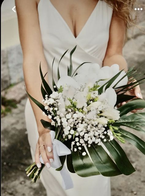 Hawaiian Flower Bouquet Beach Weddings, White Tropical Bridesmaid Bouquet, Palm Leaf Bridal Bouquet, Hawaiian Bouquet Wedding, Tropical Bridesmaid Bouquet, Poly Wedding, Beach Wedding Flowers Bouquet, Tropical Flower Bouquet, Bali Elopement