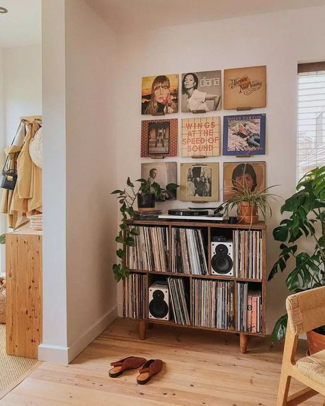 Ideas for Vinyl Record Storage Vinyl Room, Record Room, Cd Storage, Interior Design Per La Casa, Vinyl Record Storage, Vinyl Decor, Record Wall, Vinyl Storage, Record Storage