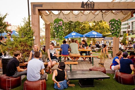 Wunder Garten Beer Garden in NoMa - Beer Gardens in Washington, DC Backyard Beer Garden, Beer Garden Design, Beer Garden Ideas, Outdoor Beer Garden, Brewery Design, Summer Beer, Abc Design, Diy Water Fountain, Penn Station