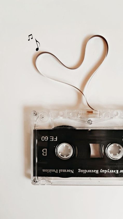 Music Tape Aesthetic, Musik Aesthetic, Tape Aesthetic, White Aesthetics, Blanco White, Vespa Vintage, Creative Portrait Photography, Music Aesthetic, Music Wall