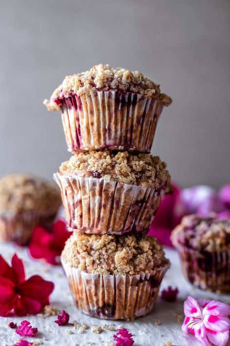 These Gluten-Free Raspberry White Chocolate Streusel Muffins are perfectly sweetened, crumbly on the top, flavorful, packed with raspberry flavor, hearty and so delicious! Choc Muffins, Fodmap Desserts, Raspberry And White Chocolate Muffins, Raspberry And White Chocolate, White Chocolate Muffins, Fodmap Friendly Recipes, Raspberry White Chocolate, Gluten Free Flour Mix, Chocolate Yogurt