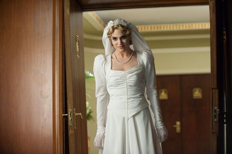 Rosalie Hale’s Flashback Wedding Dress - Current price: $650 Rosalie Wedding Dress Twilight, Rosalie Twilight, Twilight Cullens, Twilight Wedding Dresses, Rosalie Cullen, Heaven Gaia, Fan Aesthetic, Twilight Eclipse, Twilight Party