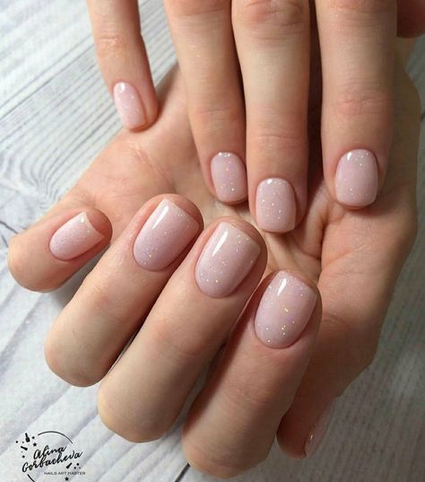 Short Shimmer Nails, Elegance Nails Classy, Simple Short Gel Nails Classy, Short Nails Shimmer, Light Pink Nails With Shimmer, Delicate Nails Classy, Manicure Ideas For Short Nails Natural, Very Short Gel Nails Natural, Short Pink Shimmer Nails