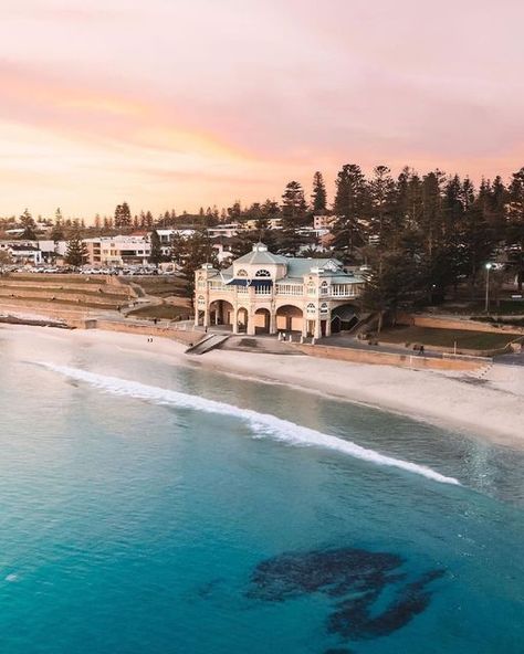 Places In Australia, Cottesloe Beach, Scarborough Beach, Australia Country, Australia Travel Guide, Picnic Spot, North Beach, Rock Pools, Relaxing Day