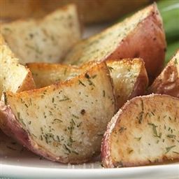 Boston Market Garlic Dill Potatoes Easy Roasted Potatoes, Boston Market, Garlic Roasted Potatoes, Herb Roasted Potatoes, Roasted Red Potatoes, Oven Roasted Potatoes, Roasted Potato Recipes, Large Families, Think Food