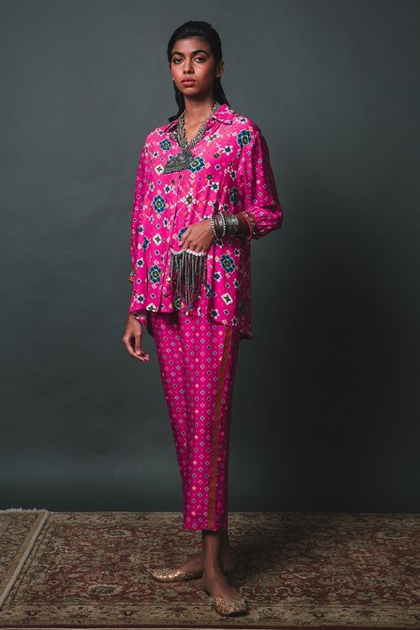 Shop for Sonam Luthria Pink Crepe Patola Print Shirt And Pant Set for Women Online at Aza Fashions Patola Suit Designs, Patola Dress Designs, Patola Dresses, Sonam Luthria, Patola Print, Fashion Show Themes, Western Designs, Coord Sets, Western Wear Dresses