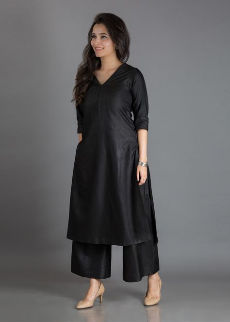 Black Kurti Pattern, Plazzo Kurta Designs, Cotton Kurtas For Women, Cotton Black Dress, V Neck For Kurtis, Silk Cotton Dress, V Neck Dress Indian, Black Suit Neck Designs, Silk Kurta Designs Women