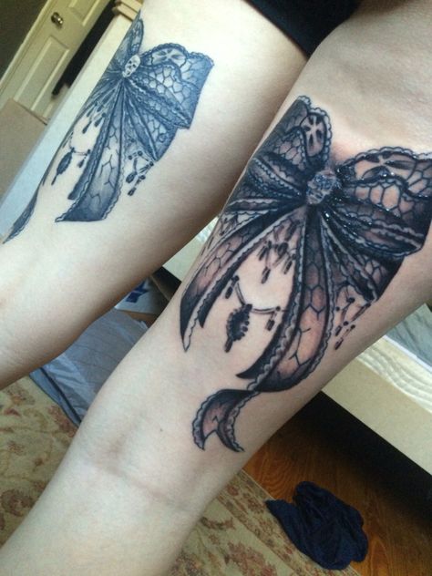 Skull and lace tattoo Lace Bow Tattoo Back Of Leg, Leather And Lace Tattoo, Garder Tattoo Thigh Lace, Ribbons Tattoo, Lace Thigh Tattoos, Lace Bow Tattoos, Corset Tattoo, Bow Tattoos, Pinterest Tattoo Ideas