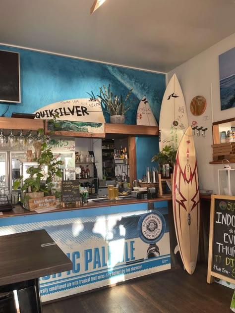 Surfer Shop Aesthetic, Bloxburg Surf Shop, Surf Shack Aesthetic, Beach Coffee Shop Aesthetic, Surf Shack Bedroom, Beach Cafe Aesthetic, Surf Restaurant, Beach Hut Cafe, Smoothie Shack