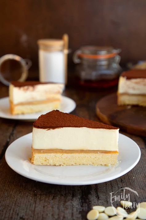 Shortbread Cheesecake, Food Polls, Millionaires Shortbread, 2023 Food, Chocolate Shortbread, Millionaire Shortbread, Family Baking, Bakery Menu, Vanilla Cheesecake