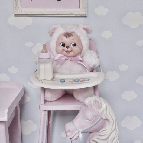 Melanie Martinez Mad Hatter, Rushton Toys, Bday Party Theme, Baby Pink Aesthetic, Make A Person, Creepy Cute, Computer Wallpaper, Lost & Found, Phone Themes