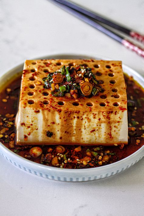 VEGAN BUNNY CHEF: Honeycomb Steamed Tofu with Chili Oil Steamed Silken Tofu, Inflammatory Meals, Hot Chili Oil, Power Snacks, Sichuan Peppercorn, Steamed Tofu, Silken Tofu, Korean Recipes, Extra Firm Tofu