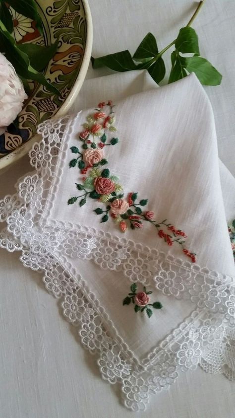 Hand Embroidery Corner Designs, Floral Corner Embroidery Designs, Embroidery Designs For Hankies, Hand Kerchief Embroidery, Embroidery Corner Designs, Hanky Embroidery Design, Corner Embroidery Designs, Corner Embroidery, Handkerchief Embroidery