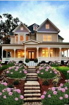 Solve Beautiful homes series jigsaw puzzle online with 35 pieces Craftsmen Home Exterior, House Plans Modern, Pretty Houses, Victorian Style Homes, Casas Coloniales, Plans Modern, Metal Building Homes, Cute House, Walk Out