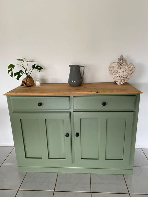 Upcycled Buffet, Green Buffet, Recycle Furniture, Buffet Furniture, Buffet Makeover, Koti Diy, Painted Buffet, Upcycled Furniture Diy, Painted Drawers