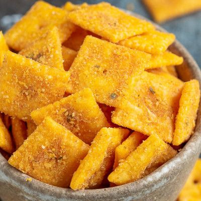 Just four ingredients and less than 30 minutes Cheez Its Recipe, Cheez It Recipe, Salty Crackers, Cheez Its, Easy Churros, Easy Churros Recipe, Cookie Recipes Oatmeal Raisin, Peanut Butter Snacks, Churros Recipe