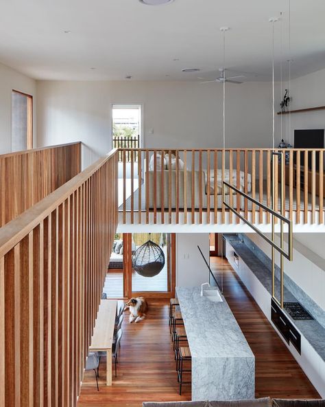 Elegant space with atrium style space!! Void for the win - GRAYA CONSTRUCTION (@graya_construction) on Instagram: “Void Life @christopherfrederickjones ✏️@timstewartarchitects @graya_developments…” Mezzanine Entrance Hall, Mass And Void Architecture, Mezzanine Floor Ideas Architecture, Timber Stairs Internal, Wooden Mezzanine Structure, Loft Railing, Indoor Railing, Indoor Balcony, Interior Stair Railing