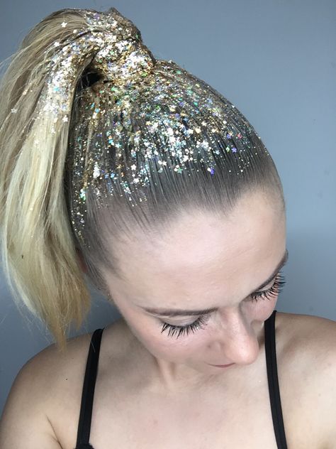 Glitter Hair Ponytail, Festival Glitter Looks, Glitter Bar Ideas, Glitter Hairstyles, Glitter Braids, Glitter Station, Rainbow Fish Book, Glitter Room, Hairstyles For Gowns