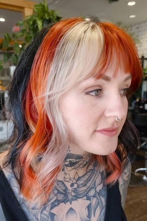 A sleek calico hairstyle with bold streaks of orange, black, and blonde tones Calico Streaks, Calico Hair Color, Calico Hair, Orange Blonde, Best Hair Dye, Hair Dyes, Black Tones, Creative Colour, Hair Colorist