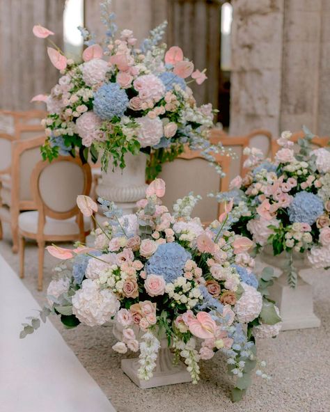 Wedding Colors 2024, Blue Rose Quartz, Pastel Wedding Theme, Pastel Pink Weddings, Baby Blue Weddings, Pink Wedding Theme, Spring Wedding Colors, Blue Themed Wedding, Blue Wedding Flowers