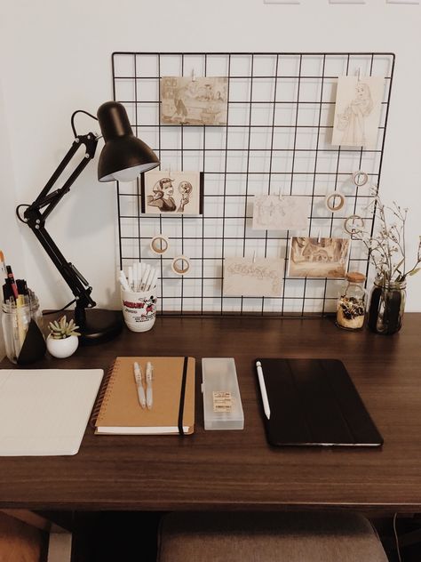 Study Desk Decor, Study Corner, Study Organization, Study Aesthetic, Study Room Decor, My Apartment, Redecorate Bedroom, Aesthetic Rooms, Study Space