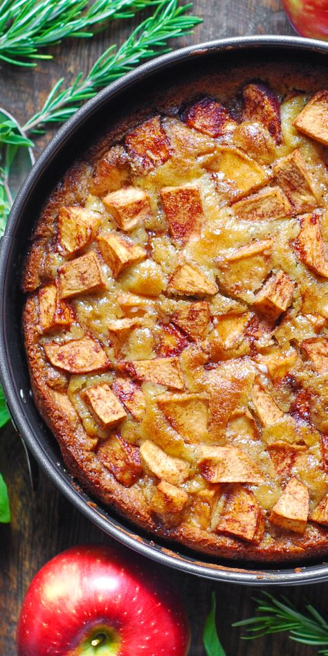 Simple Apple Cake in a Springform Pan. Apple Cake Springform Pan, Spring Apple Desserts, One Pan Apple Cake, Spring Form Pan Desserts, Spring Form Pan Deserts, Apple Cake In Springform Pan, Desserts In Springform Pan, Springform Pan Desserts, Apple Pie In A Cake Pan