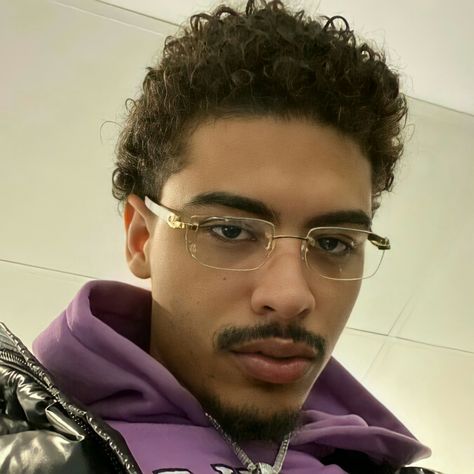 Glasses Street Style, Cartier Glasses Men, Cartier Glasses, Glasses Outfit, Glasses Inspiration, Men Haircut Curly Hair, Hype Clothing, Haircuts For Curly Hair, Cool Glasses