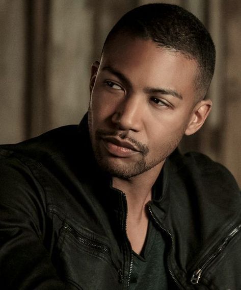 Marcel The Originals, Marcel Gerard, Charles Michael Davis, The Originals Tv, Vampire Academy, The Originals Characters, Vampire Diaries The Originals, Big Shot, Small Town