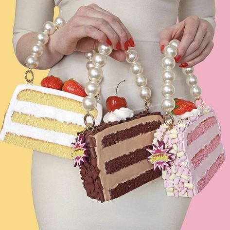 Novelty Outfits, Cake Purse, Cake Fashion, Quirky Accessories, Novelty Fashion, Funky Purses, Cool Bags, Funky Bags, Unconventional Fashion