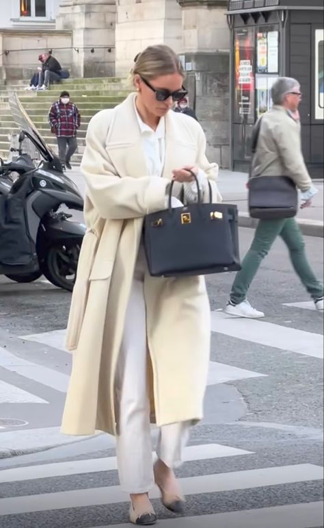 Birkin Mum Aesthetic, Rich Mom Aesthetic Classy, Classy Mum Aesthetic, Rich Mom Fashion, Rich Mom Energy Outfits, Porsche Mom Aesthetic Outfit, Mercedes Mom Aesthetic, Rich Mum Outfit, Birkin Mom Outfit