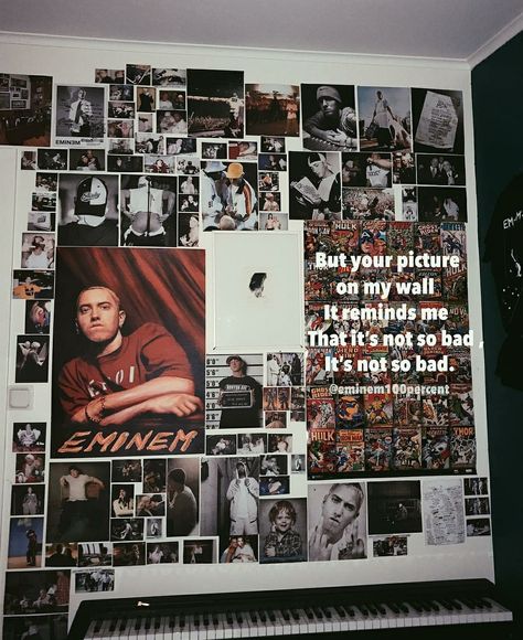 Eminem Wall Decor, 2pac Room Decor, Rapper Bedroom Aesthetic, Eminem Poster Room Decor, Room Ideas Eminem, Eminem Bedroom Decor, Eminem Themed Room, Eminem Room Ideas, Eminem Bedroom