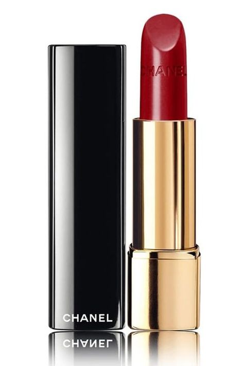 20 Best Red Lipsticks of 2020 - Most Popular and Iconic Red Lipsticks Iconic Red Lipstick, Lipstick Quotes, Red Lipstick Quotes, Red Lipstick Shades, New Makeup Ideas, Best Red Lipstick, Shiny Lipstick, Red Lip Makeup, Homemade Remedies