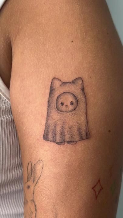 Calico Critters Tattoo, Calico Critter Tattoo, Calico Cat Tattoo, Tattoos Tiktok, Calico Critter, Cat Tattoos, Calico Critters, Ghost Cat, Family Tattoos