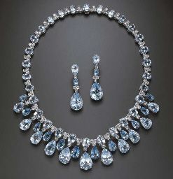 A SUITE OF BLUE TOPAZ AND DIAMOND JEWELRY Blue Jwellary, Blue Diamond Necklace, Jewellery Shops, Inexpensive Jewelry, Topaz Jewelry, Blue Stones, Aquamarine Jewelry, Expensive Jewelry, Fancy Jewellery