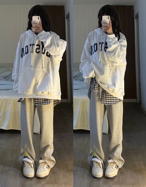 Cute Outfits Baggy Jeans, Cute Outfits Baggy, Cute Street Wear Outfits, Cute Baggy Clothes, Korean Inspired Outfits, Girly Tomboy, Baggy Outfits, Iris Law, Asian Streetwear