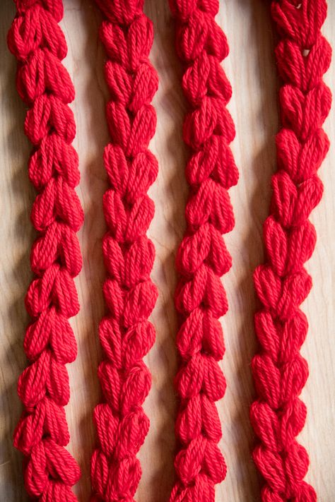 Cupid Craft, Crocheted Mittens, Yarn Garland, Valentine Crochet, Crochet Valentines, Crochet Valentine Patterns, Garland Tutorial, Stitch Ears, Valentine Garland