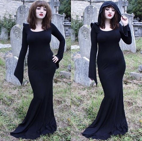 Snowy lowther Girls With Hip Dips, Women In Dresses, Beautiful Hips, Hips Dips, Alt Style, Women Of All Sizes, 8k Followers, Goth Punk, Mermaid Formal Dress