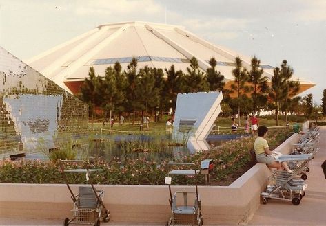 Vintage Epcot, Carousel Of Progress, Epcot Rides, Disney World Attractions, Disney Tourist Blog, Epcot Center, Retro Disney, World Of Tomorrow, Disney Memories