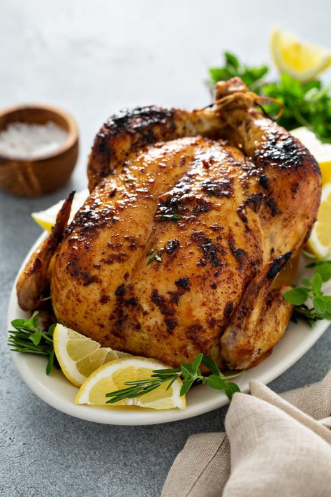 The best roasted chicken is flavorful, moist, tender, and so easy to make! You'll never cook chicken any other way! #recipe #chicken #whole #roasted Whole Chicken In Oven, Whole Chicken Recipes Oven, Baked Whole Chicken Recipes, Whole Baked Chicken, Best Roasted Chicken, Mediterranean Foods, Chicken Roasted, Trini Food, Oven Chicken Recipes