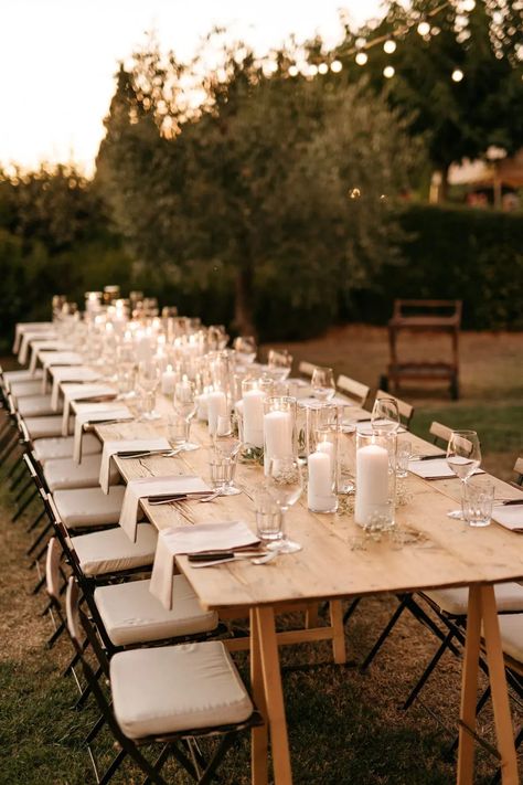 Tuscany Wedding Table Settings, Italian Wedding On A Budget, Tuscan Italy Wedding, Neutral Minimalist Wedding Decor, Tuscany Style Wedding Decor, Tuscan Table Setting Wedding, Private Villa Wedding, Simple Tuscan Wedding, Minimalist Italian Wedding